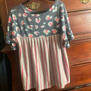 Cute loose fit shirt